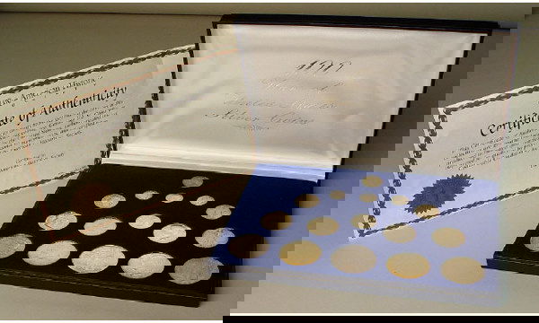 100 Years of US Coins Silver Set: Includes: Nickel 1943 Lincoln Dime 1914 Barber 1964 Roosevelt 1944 Mercury Quarter 1964 Washington 1976 Bicentennial 1926 Standing Liberty Half Dollar 1963 Franklin 1964 Kennedy 1976 Bicentennial Kenn