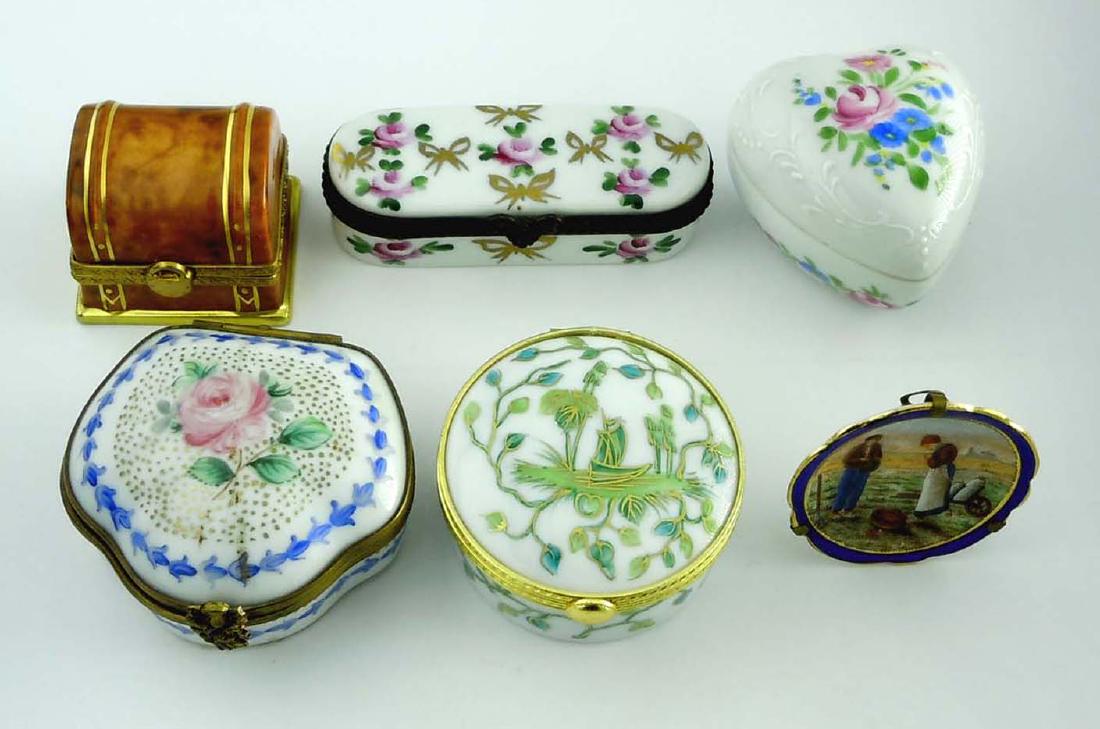 Grouping Limoges France Porcelain Trinket Box Mini (1 of 4)