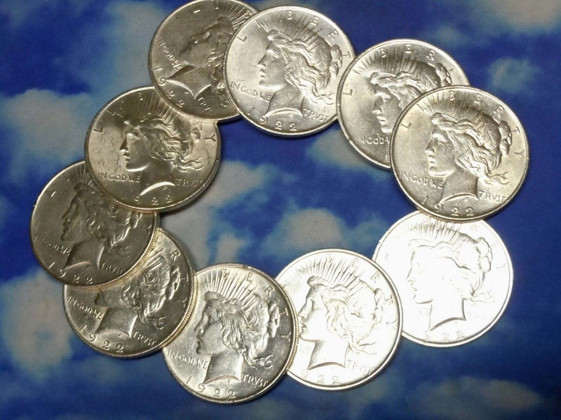 Hoard of ten 1922 Peace Silver Dollars About Uncirc (1 of 5)