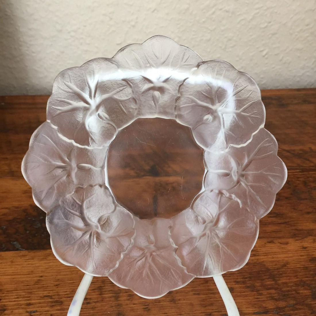 LALIQUE HONFLEUR FROSTED GERANIUM LEAF CRYSTAL DISH (1 of 3)