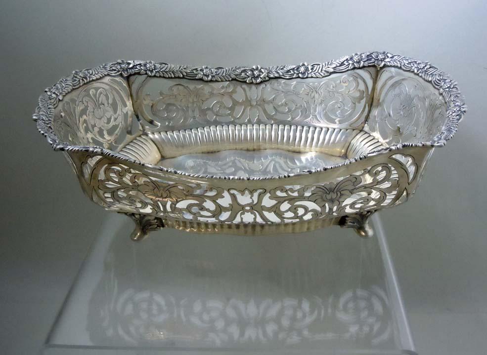 VICTORIAN TIFFANY 925 SILVER PIERCED BREAD BASKET    An (1 of 7)