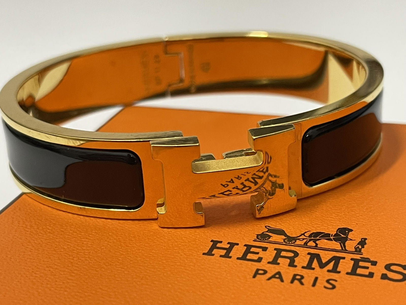 HERMES JET BLACK ENAMEL OVER GOLD PM CLICK CLAC BANGLE BRACELET NARROW BRACELET    Authentic Hermes (1 of 13)