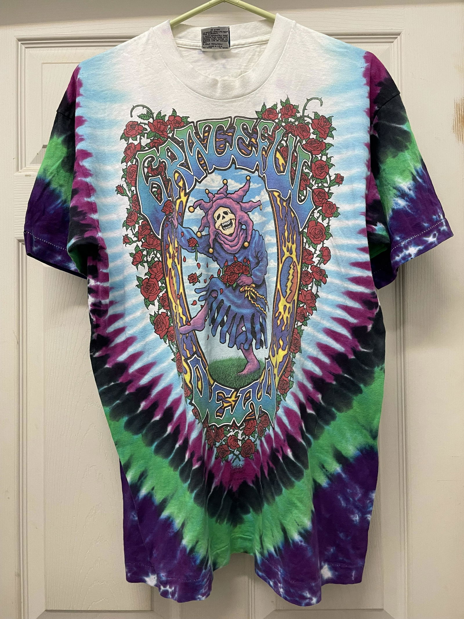 1993 GRATEFUL DEAD TIE DYE JESTER T-SHIRT L (LARGE) w B&W PHOTO 1993 Grateful Dead Tie Dye Jester: 1993 GRATEFUL DEAD TIE DYE JESTER T-SHIRT L (LARGE) w B&W PHOTO 1993 Grateful Dead Tie Dye Jester T-Shirt L (Large) 'Season of the Dead' Endless Tour Charles Everard Campbell Tee Dead Head, Never Wor