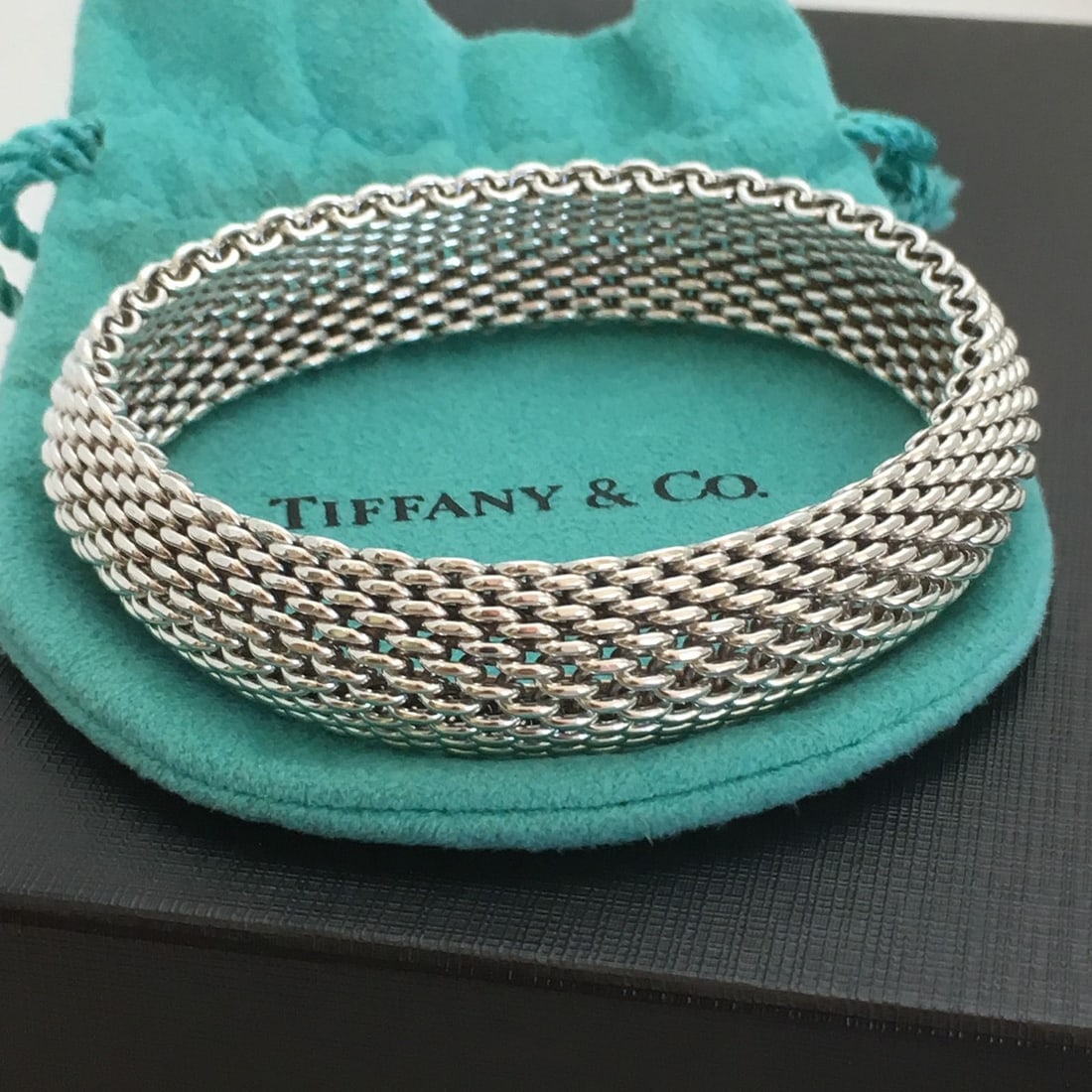 TIFFANY STERLING SILVER SOMERSET MESH WEAVE BANGLE BRACELET w BOX, POUCH (1 of 6)