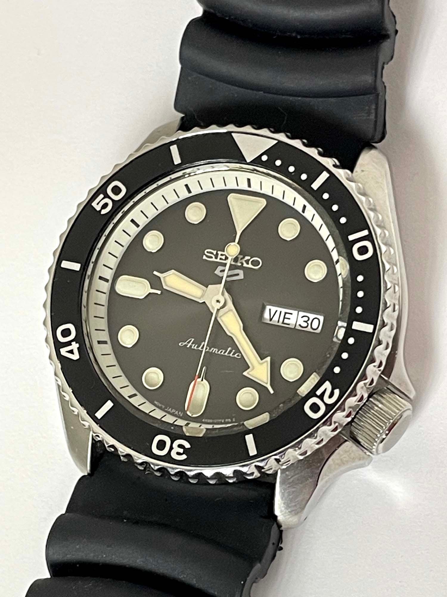 Men's Seiko 4205 0151 Automatic Diver's Watch.