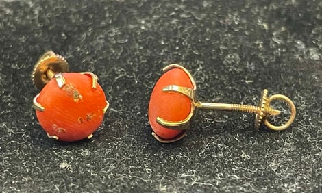 14K GOLD FINE ROUGE PINK CORAL CABOCHON SCREW BACK STUD EARRINGS An Impressive Pair of Vintage