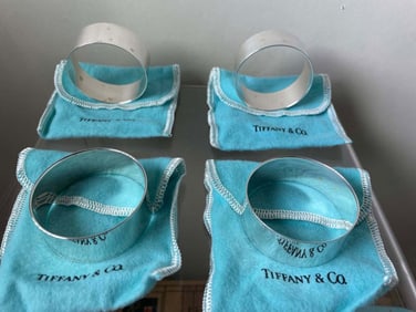 TIFFANY & CO MAKERS STERLING SILVER 23245 925 NAPKIN RINGS w POUCH & BOX A nice Vintage Matching