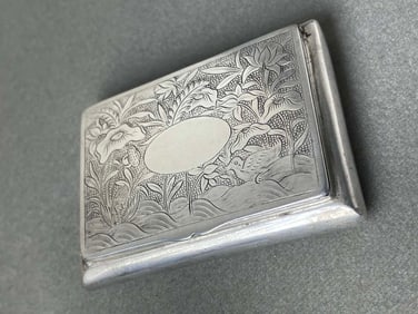 CHINESE EXPORT SILVER FLORAL SNUFF BOX w/ GOLD WASHED INTERIOR, QING DYN, PEONIES, CHRYSANTHEMUM,