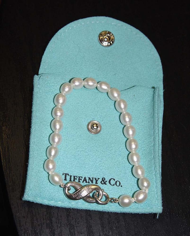 TIFFANY PEARL INFINITY FIGURE 8 BRACELET IN STERLING SILVER 8 INCHES    A fine Tiffany & Co Sterling (1 of 7)