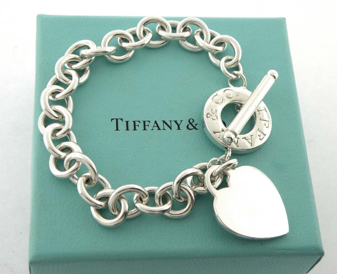 TIFFANY & CO. STERLING SILVER HEART TOGGLE BRACELET 7.5 in.    An outstanding pre-owned Tiffany & (1 of 6)