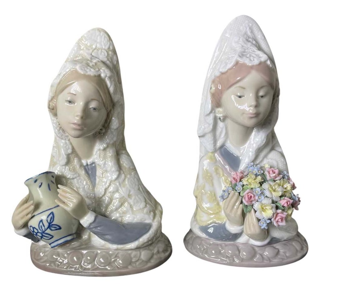 LLADRO 5669 & 5670 VALENCIA WOMAN w/ PITCHER & BOUQUET FLOWERS FIGURINE WEARING LACE MANTILLA -: LLADRO 5669 & 5670 VALENCIA WOMAN w/ PITCHER & BOUQUET FLOWERS FIGURINE WEARING LACE MANTILLA - SIZE: 6 In. Height.