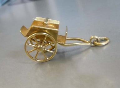 14K GOLD RICKSHAW CART CHARM PENDANT MOVING WHEELS TAXI     An outstanding vintage 14K Yellow Gold