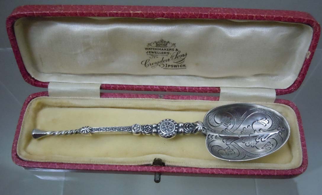 1901 BIRMINGHAM GOURDEL VALES SILVER ANOINTING SPOON   An outstanding rare 1901 Gourdel Vales & Co (1 of 5)