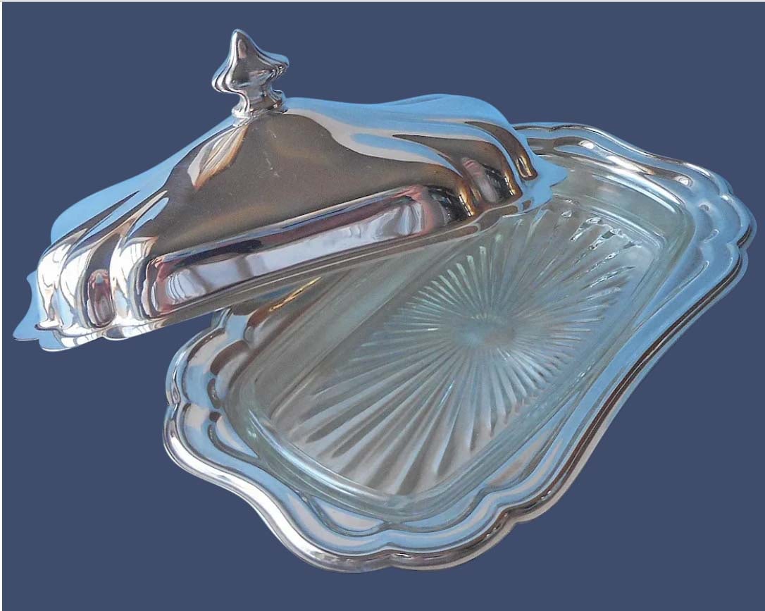 GORHAM HERITAGE YH18 SILVERPLATE BUTTER DISH & LID, GLASS LINER W/ Box Silver-plate butter dish.