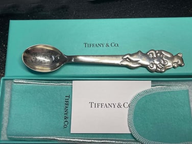 TIFFANY & Co. STERLING SILVER ABC MOMMA & BABY BEAR FEEDING SPOON W/POUCH, BOX & CARE CARD