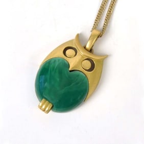 VINTAGE SIGNED CROWN TRIFARI GREEN LUCITE OWL PENDANT   Vintage Signed Crown Trifari Green Lucite