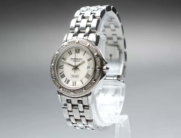 LADIES RAYMOND WEIL TANGO 5360 SWISS QUARTZ DIAMOND BEZEL WATCH   A Stunning Lady's Raymond Weil