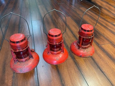 3 ANTIQUE DEITZ NO. 40 RED RAILROAD UTILITY LANTERN LAMPS   - Size: 7-1/4 in. Lamp Height x 13 in.