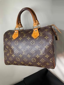 LOUIS VUITTON SPEEDY 25 BROWN MONOGRAM CANVAS LV; GOLD HARDWARE w LOCK & KEY   Louis Vuitton Speedy