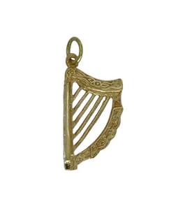 VINTAGE 14KT YELLOW GOLD CELTIC HARP CHARM PENDANT   Which would make a great gift or addition to