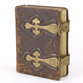 LATE 19TH CENTURY CARTE DE VISITE LEATHER PHOTO ALBUM GOTHIC REVIVAL