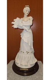 GIUSEPPE ARMANI SPRING MELODIES LADY WITH FLOWERS PORCELAIN FIGURINE 1986 FLORENCE 0529F , 10-1/2