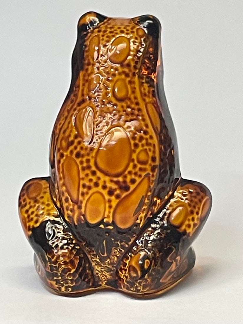 LALIQUE AMBER RAINETTE FROG PAPERWEIGHT FIGURINE Authentic vintage Lalique Amber Rainette Frog: LALIQUE AMBER RAINETTE FROG PAPERWEIGHT FIGURINE Authentic vintage Lalique Amber Rainette Frog Art Glass Sculpture Paperweight , signed, ''Lalique (R)'', in beautiful high relief detail this figurine