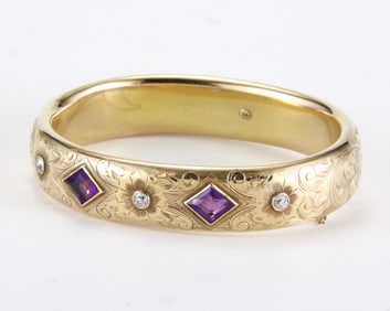 ART DECO 14KT YELLOW GOLD DIAMOND AND AMETHYST BANGLE BRACELET 7.87Cttw. Ca. 1920 The hand chased