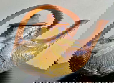 ROSEVILLE POTTERY AUTUMN BROWN CLEMATIS TEAPOT & LID Height: 7 1/2 in Special Characteristics: