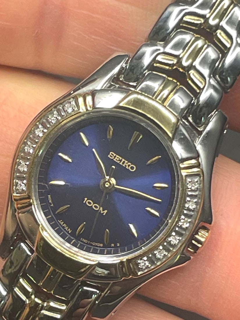 TWO TONE SEIKO 1N01-0YD8 DIAMOND BEZEL BLUE STICK DIAL STATEMENT WATCH An Outstanding Vintage Two (1 of 10)