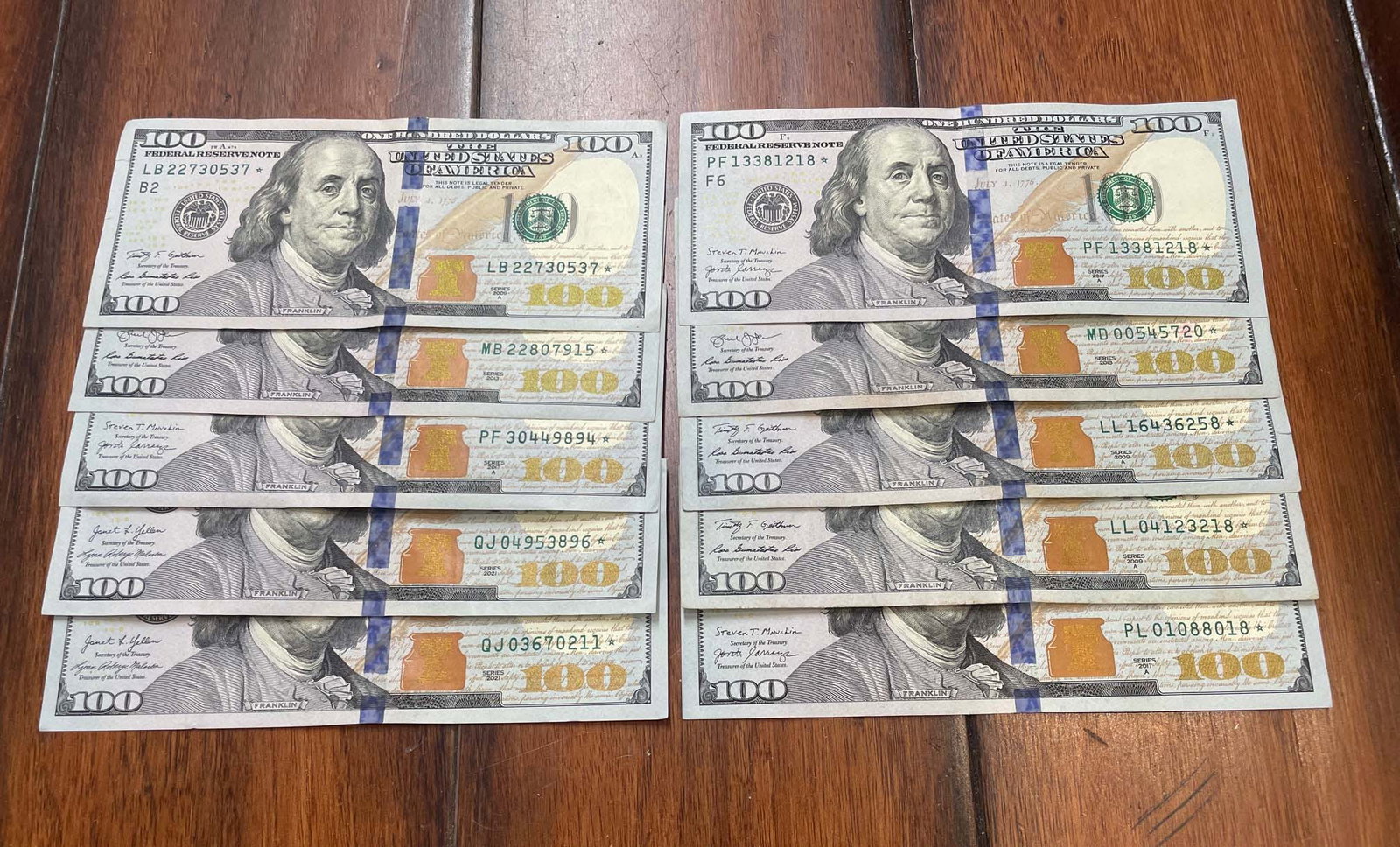 TEN US FEDERAL RESERVE $100 DOLLAR STAR NOTES This lot is offering (10) ten US Federal Reserve (1 of 5)
