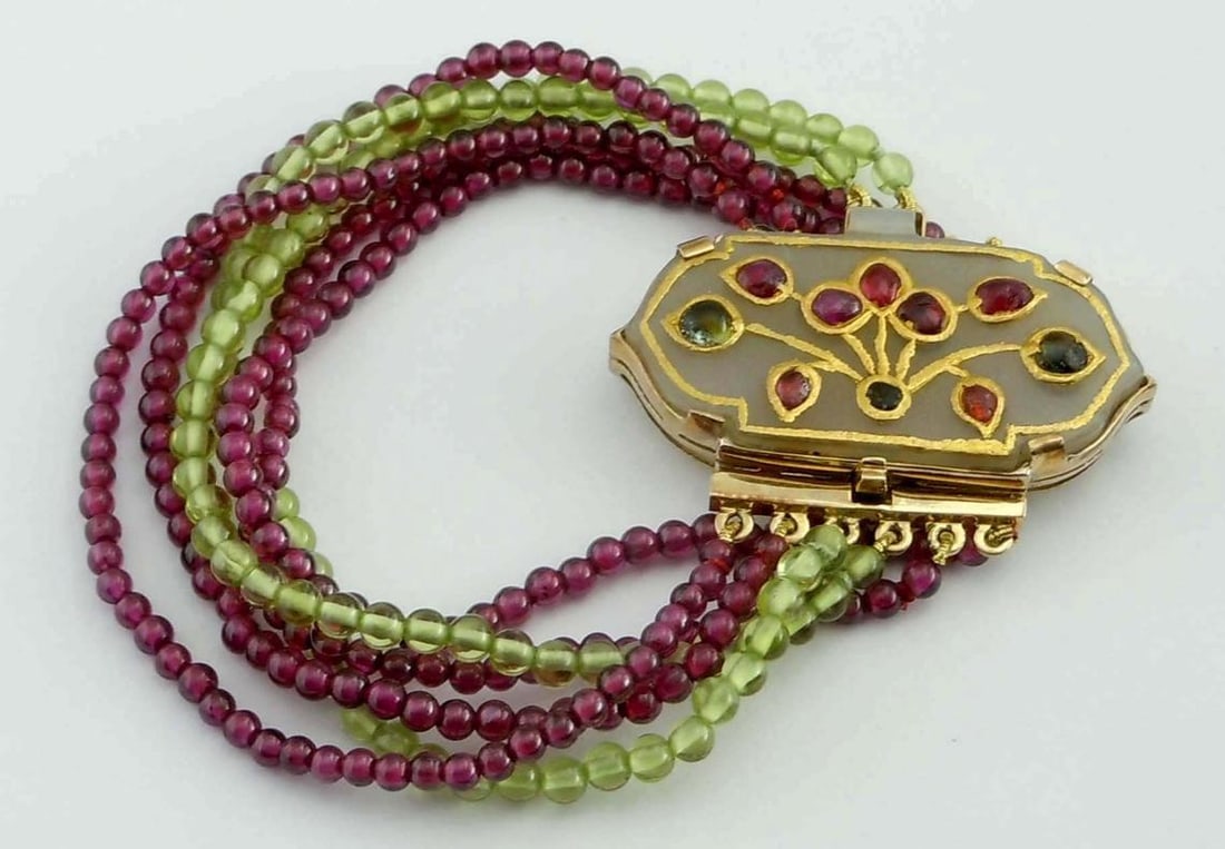 14K GOLD ROCK CRYSTAL 6 STRAND TREE OF LIFE BRACELET A Stunning Rare Vintage 14Kt Gold Rock: 14K GOLD ROCK CRYSTAL 6 STRAND TREE OF LIFE BRACELET A Stunning Rare Vintage 14Kt Gold Rock Crystal Tree of Life Bracelet, two featuring peridot bead strands nestled between double amethyst bead stran