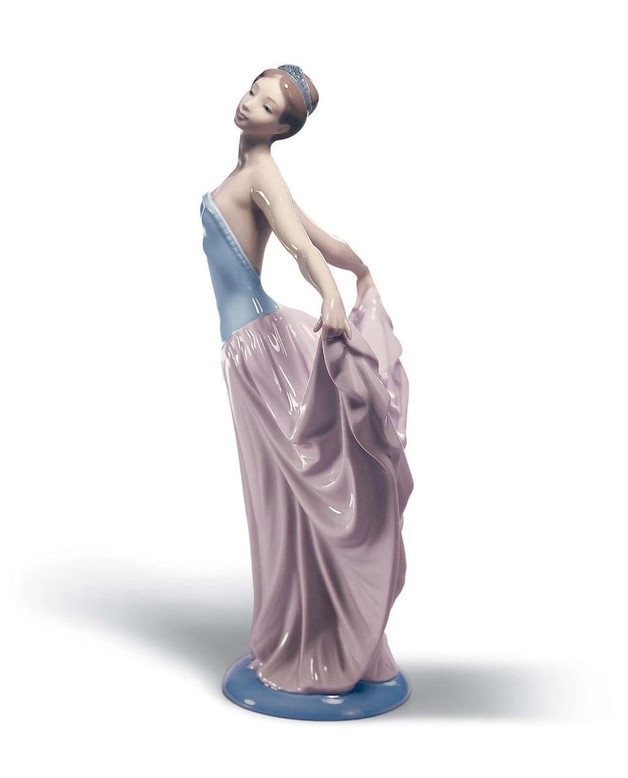 LLADRO 5050 DANCER WOMAN FIGURINE DESIGNED BY VICENTE MARTINEZ 11.75 IN. A young woman in a (1 of 5)