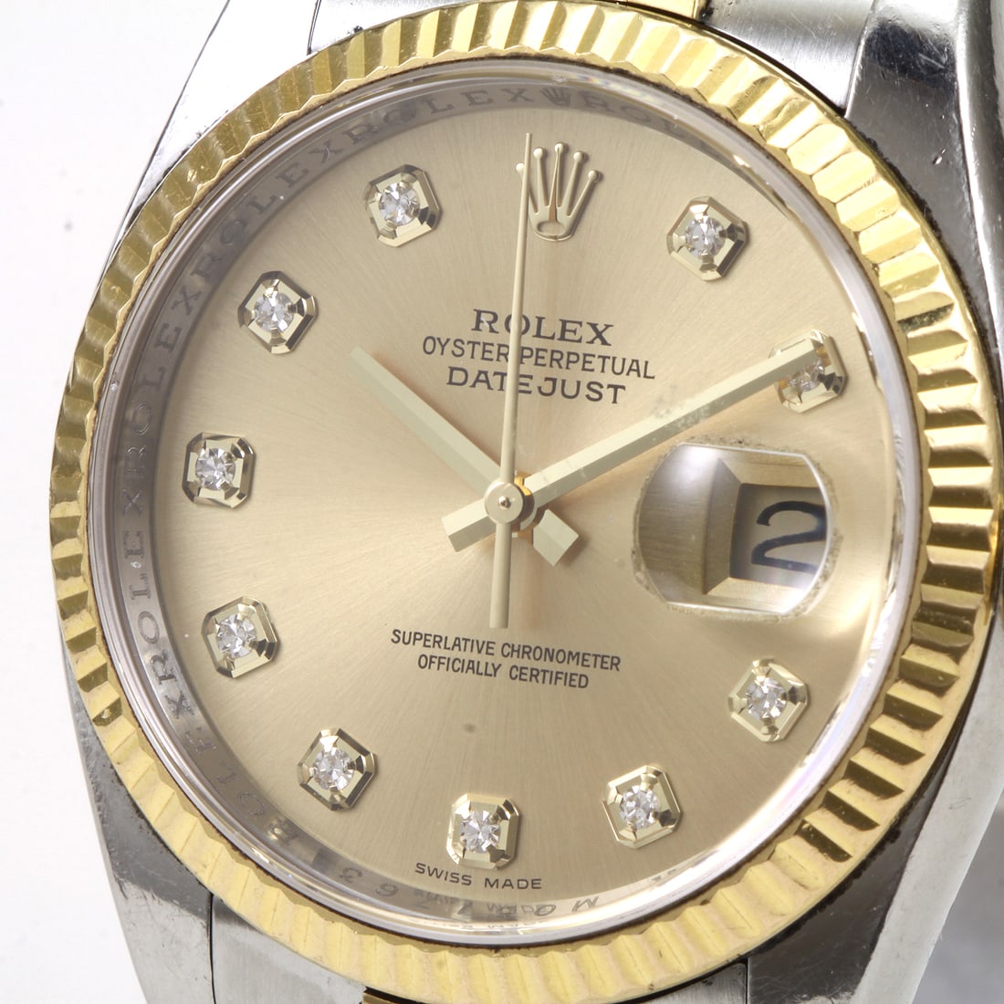 ROLEX DATEJUST 116233 18KT GOLD & SS ''SUNBURST CHAMPAGNE DIAL'' FACTORY DIAMONDS w/ BOX DETAILS:: ROLEX DATEJUST 116233 18KT GOLD & SS ''SUNBURST CHAMPAGNE DIAL'' FACTORY DIAMONDS w/ BOX DETAILS: - Brand: Rolex - Ref: 116233 - Model: DateJust - Serial: M051*** - Gender: Mens - Movement: Swiss Auto