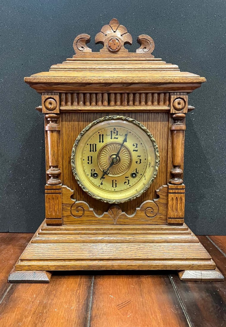 1882 ANSONIA QUARTER SAWN TIGER OAK CHIMING MANTEL CLOCK 19c With key and pendulum, has a rich (1 of 8)