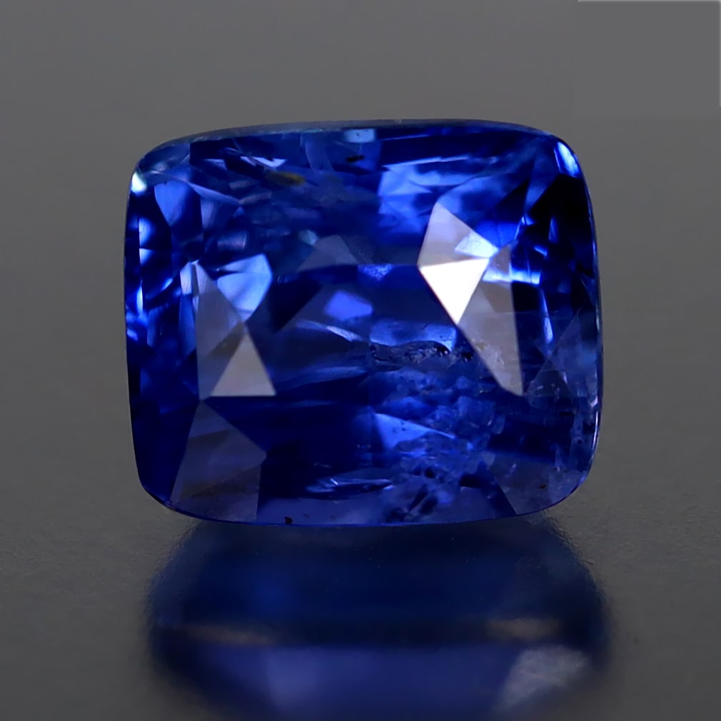 GIA 1.33CT. CUSHION CUT CORNFLOWER BLUE SAPPHIRE UNHEATED SRI LANKA /CEYLON GEMSTONE Unmounted: GIA 1.33CT. CUSHION CUT CORNFLOWER BLUE SAPPHIRE UNHEATED SRI LANKA /CEYLON GEMSTONE Unmounted Cornflower Blue Sapphire Unheated Sri Lanka. The cushion cut sapphire measures 6.12 - 5.21 x 4.24 mm and 