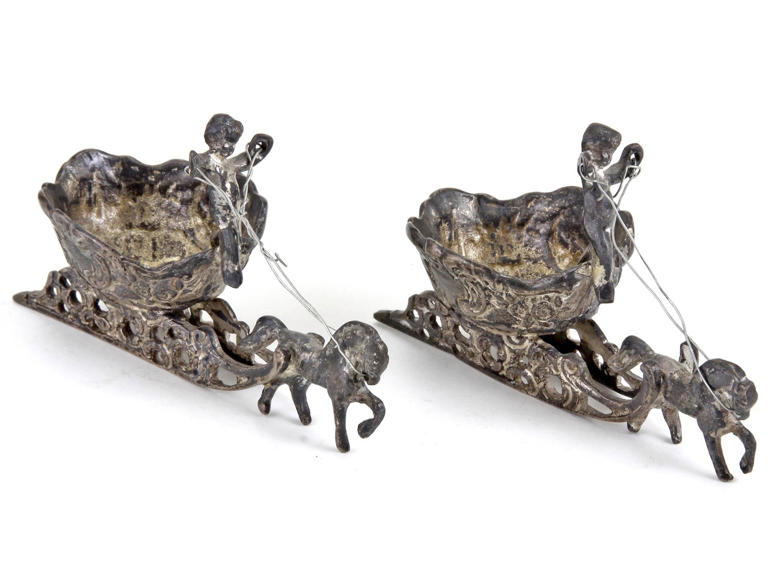 PAIR OF HORSE DRAWN STERLING SILVER SALT CELLARS CONTINENTAL EARLY 20TH CENTURYStamped: Sterling (1 of 10)
