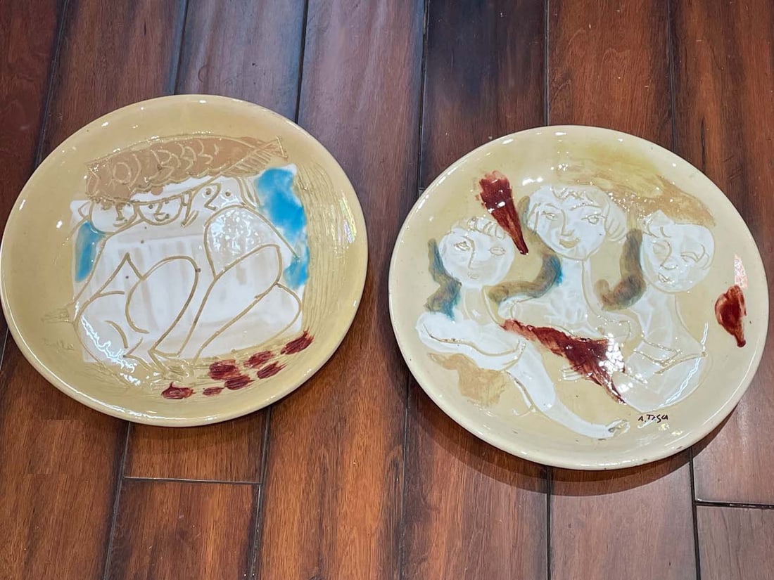 ALESSIO TASCA MID CENTURY MODERN ITALIAN GLAZED SGRAFFITO ART POTTERY CHARGER WALL PLATES Two: ALESSIO TASCA MID CENTURY MODERN ITALIAN GLAZED SGRAFFITO ART POTTERY CHARGER WALL PLATES Two impressive extra-large examples of Tasca ceramics depicting ''I Tre Amici'' (The Three Friends). These wal