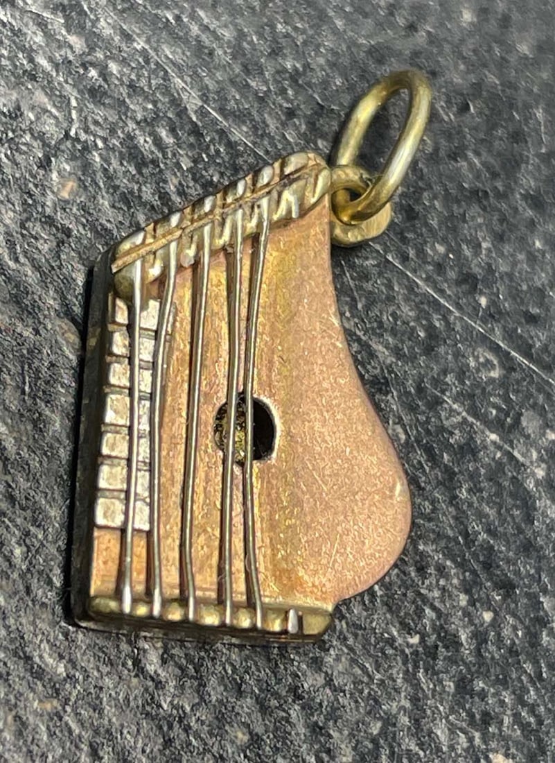 TRI COLOR 14K GOLD MANDOLIN ZITHER CHARM PENDANT Tri Color 14K Gold Mandolin Zither Charm Pendant (1 of 6)
