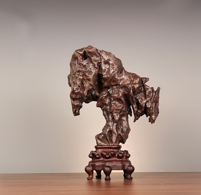 Rare Antique Chinese Natural Tai Hu Scholar Rock Stand: Rare Large Antique Chinese Natural Brown Tai Hu Scholar Rock Stand in its original eagle shape form , Late Qing period , size: 53 ( height , stand included ) X 36 ( width ) X 14 ( thickness ) CM , wei