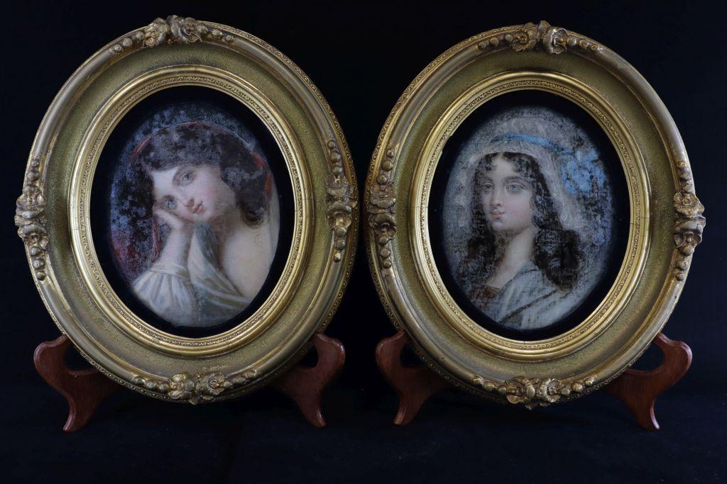 Pair Of Antique Gold Gilt Oval Portrait Frames, 12 1/2"W 14 1/2"H (1 of 9)