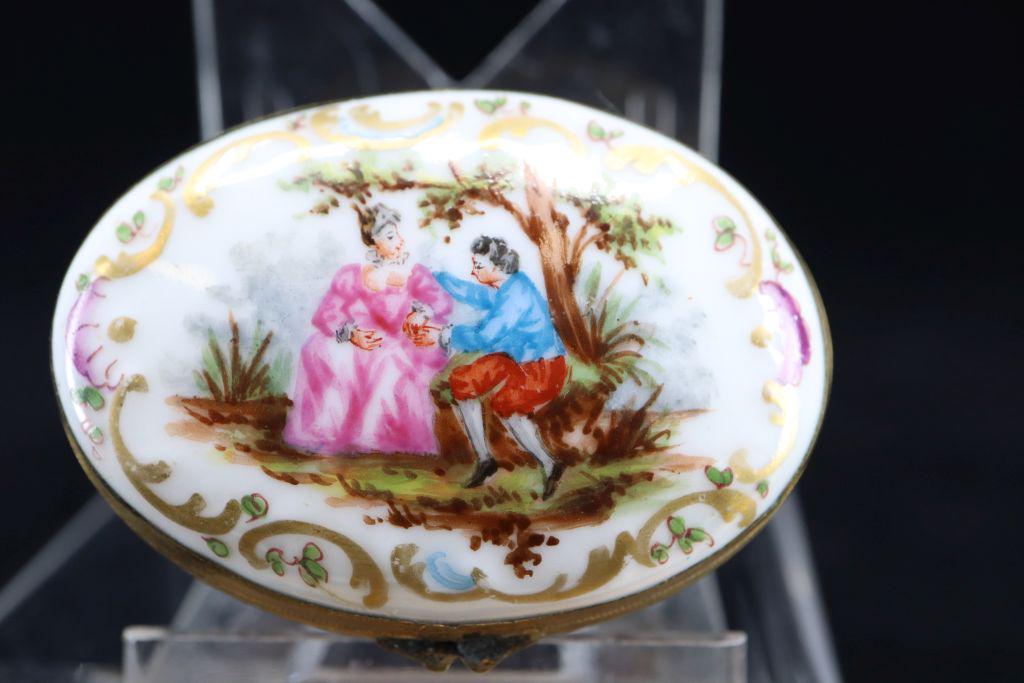 Enamel Painted Porcelain Snuff Box, Man And Woman Seated Under A Tree, 1.75"L, Cracked, Some (1 of 10)
