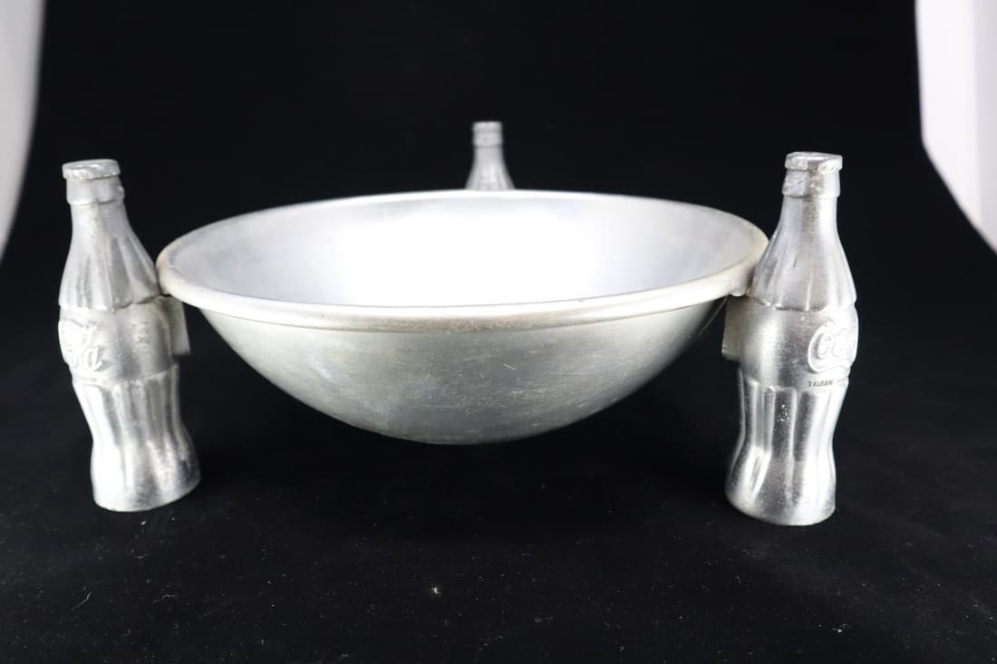 1930'S COCA COLA PRETZEL DISH, 9X4.25", MISSING RUBBER FEET (1 of 6)