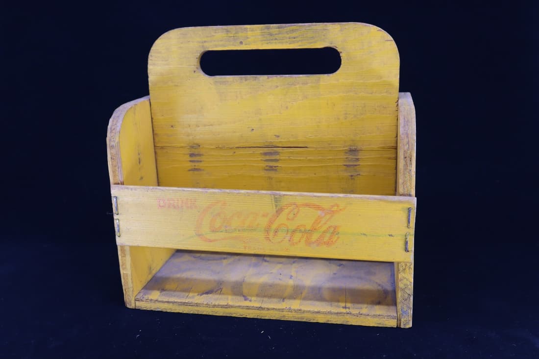 FOR THE HOME COCA COLA 6 BOTTLE HOLDER, SLIDING HANDLE (1 of 6)