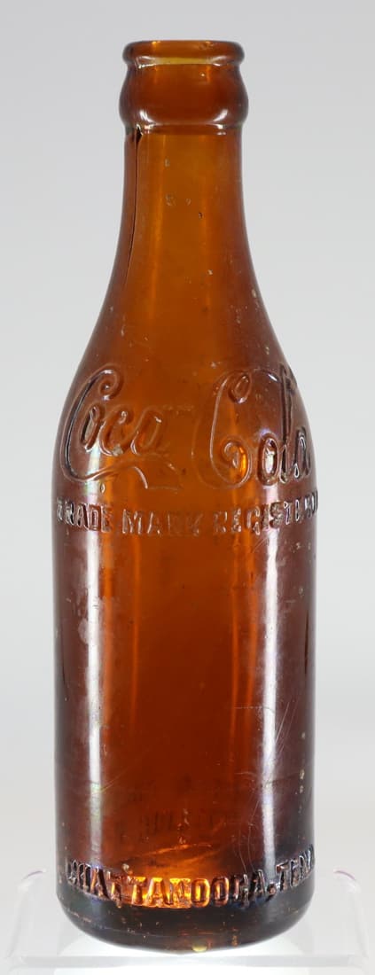 STRAIGHT SIDED AMBER GLASS COCA COLA BOTTLE CHATTANOOGA TN, COCA COLA SCRIPT ON SHOULDER AND BASE (1 of 5)