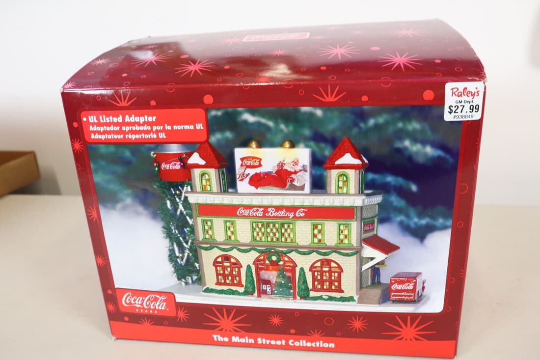 COCA COLA MAIN STREET COLLECTION BOTTLING COMPANY, NEW IN BOX.: COCA COLA MAIN STREET COLLECTION BOTTLING COMPANY, NEW IN BOX.