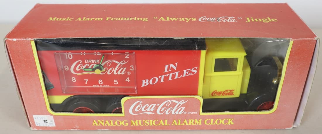 COCA COLA ANALOG MUSICAL ALARM CLOCK, NEW IN BOX (1 of 2)