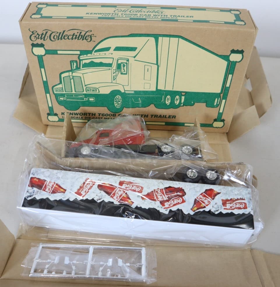 ERTL COCA COLA KENWORTH T600B CAB WITH TRAILER 1/64 SCALE DIE-CAST METAL (1 of 3)