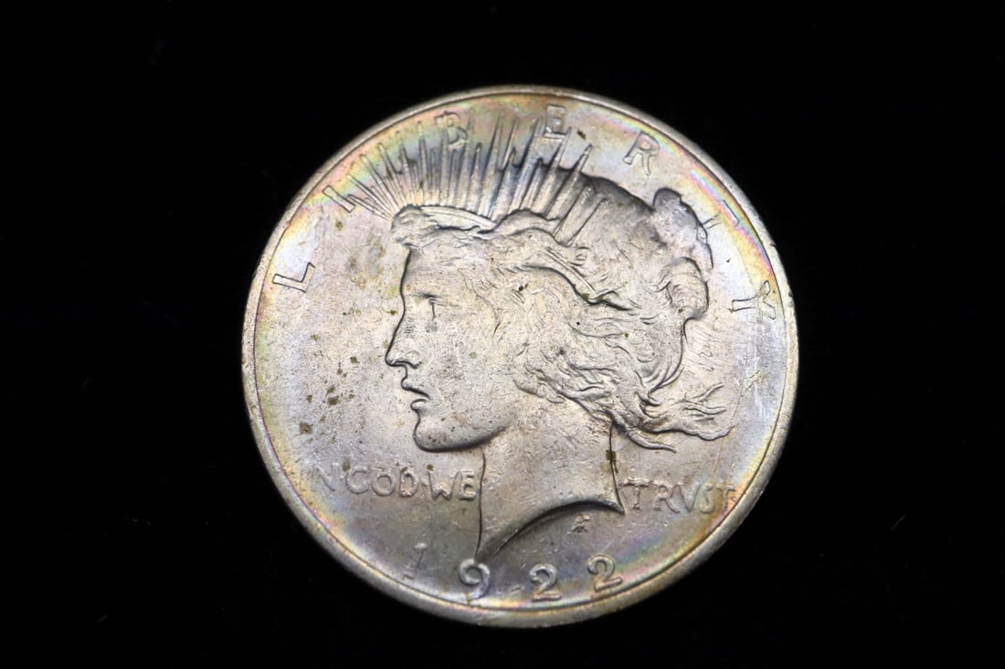1922-D PEACE SILVER DOLLAR (1 of 2)