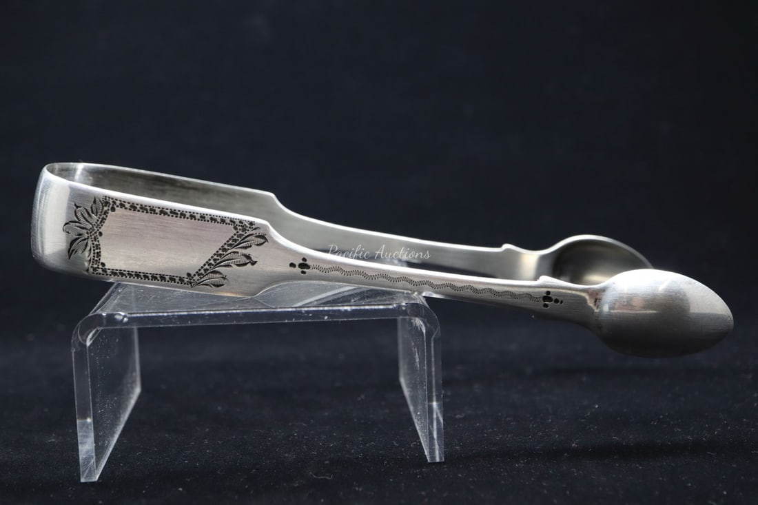 STERLING SILVER SUGAR TONGS, JOHN, HENRY & CHARLES LIAS, LONDON 1828, 46 GRAMS: DESCRIPTION: STERLING SILVER SUGAR TONGS, JOHN, HENRY & CHARLES LIAS, LONDON 1828, 46 GRAMS WEIGHT: 46 GRAMS CONDITION: Please see photos for condition. Condition is commensurate with age and use. We